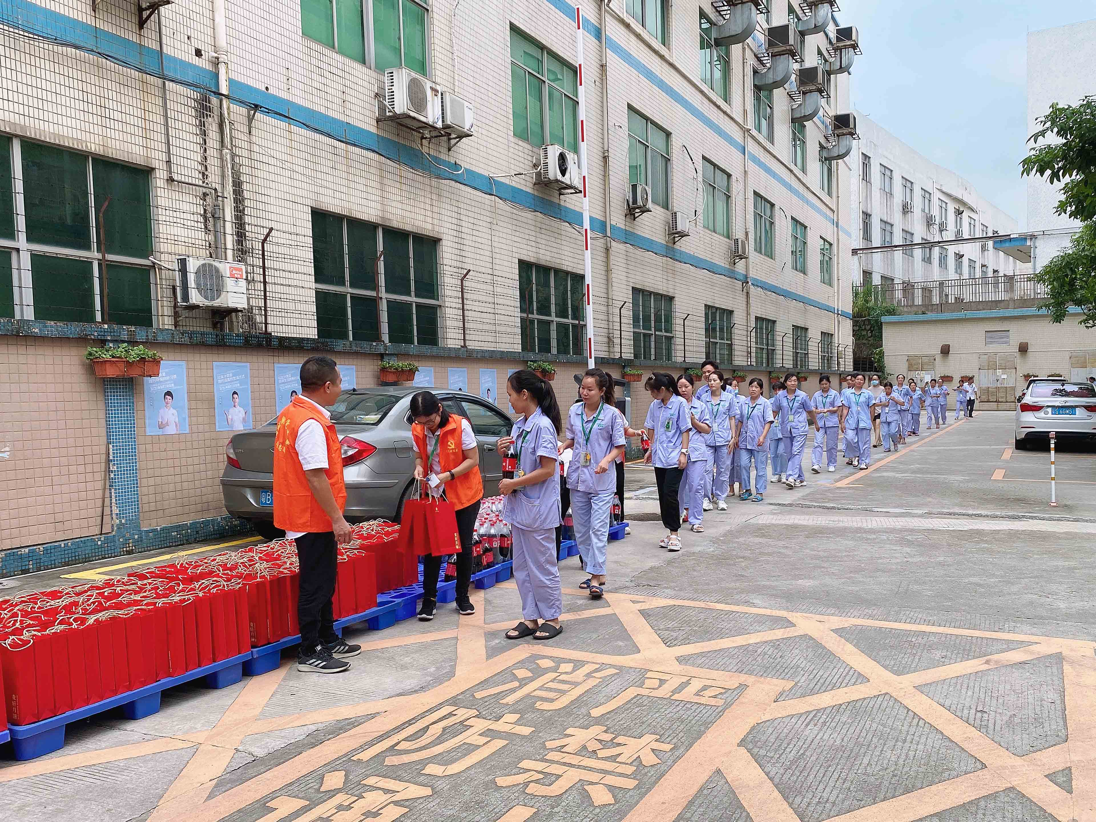 國慶中秋雙節同慶，深夜福利网站污AV預祝大家度過一個平安祥和、喜慶歡樂的假期！